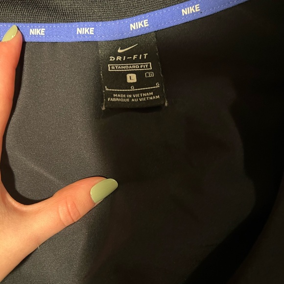 Nike Dri-Fit Light Jacket - Picture 3 of 3